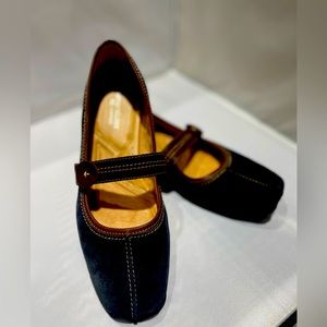 Naturalized N5 comfort leather shoes size 6.5 M